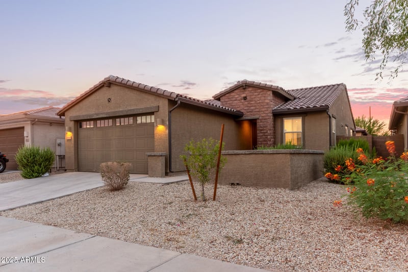 8948 Bethany Heights Dr, Glendale, AZ 85305