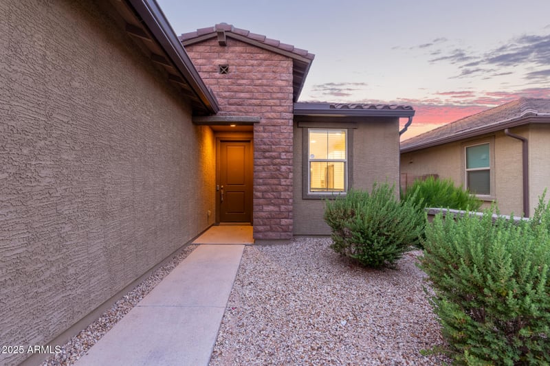 8948 Bethany Heights Dr, Glendale, AZ 85305