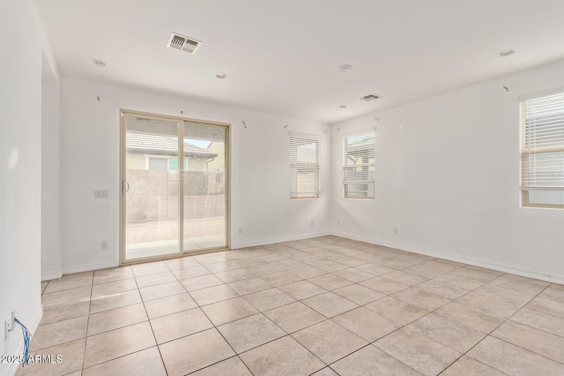8948 Bethany Heights Dr, Glendale, AZ 85305