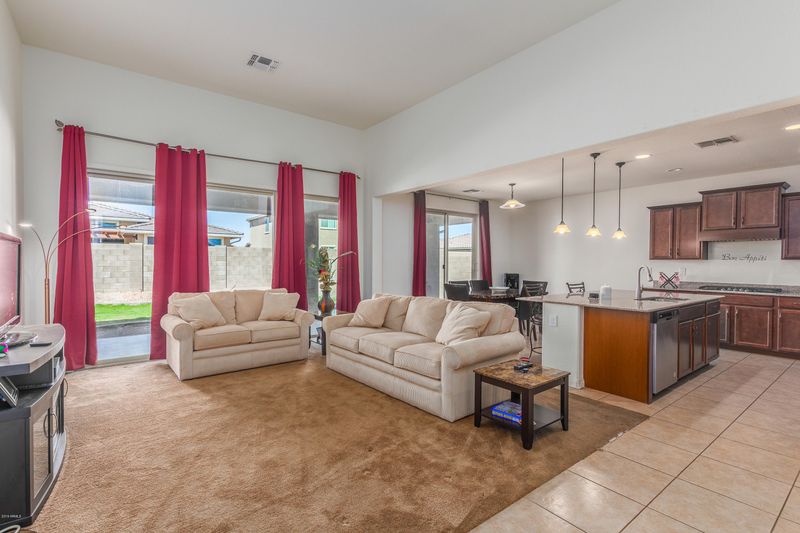 8948 W Seldon Ln, Peoria, AZ 85345