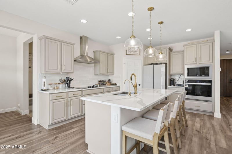 8949 San Juan Ave, Glendale, AZ 85305
