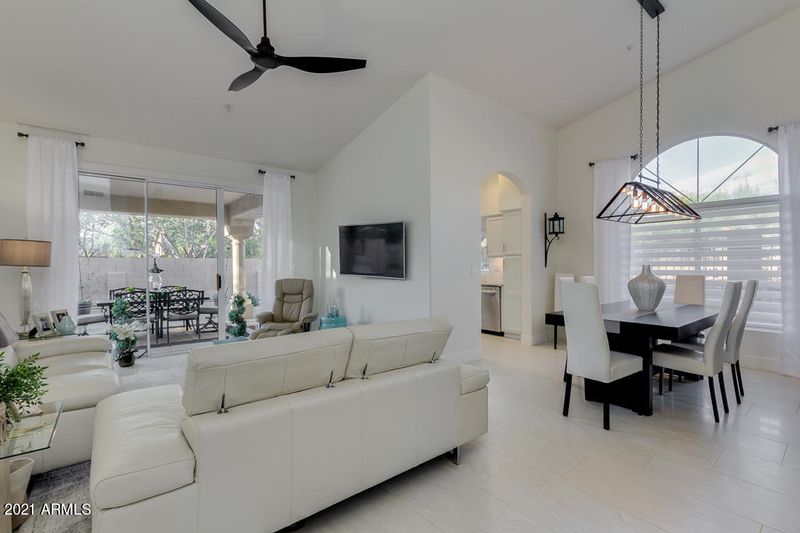 8950 E Maple Dr, Scottsdale, AZ 85255