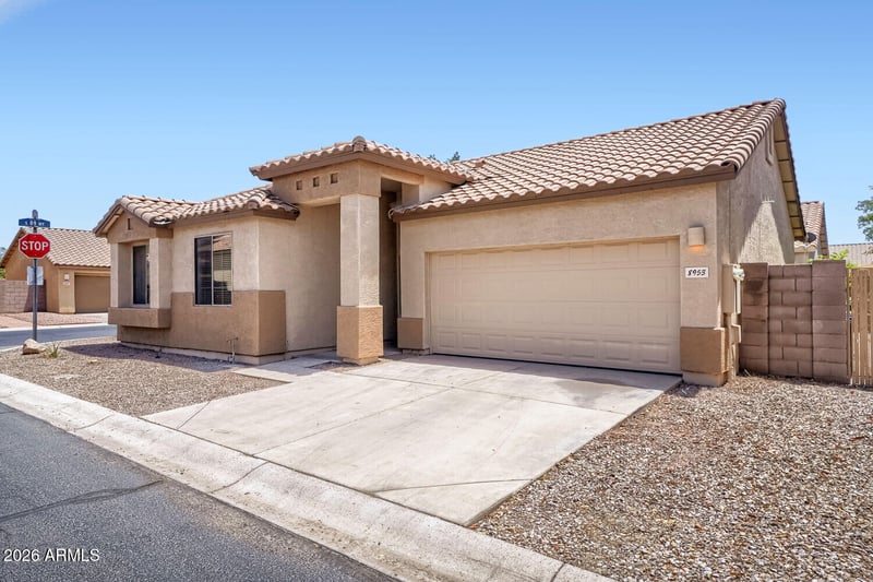 8953 E Capri Ave, Mesa, AZ 85208