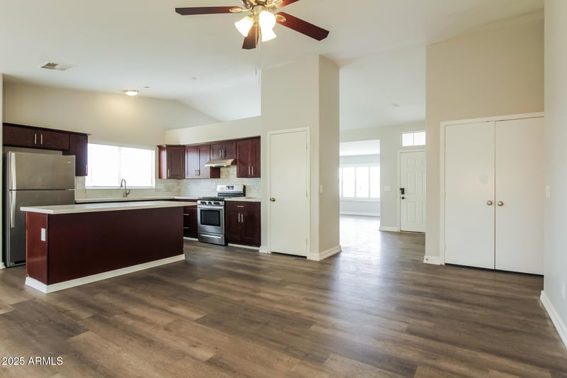 8953 Monte Vista Rd, Phoenix, AZ 85037