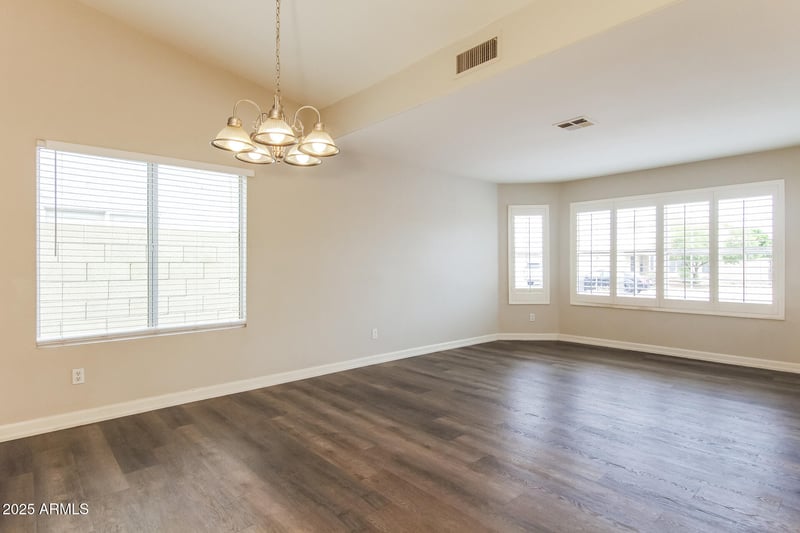 8953 Monte Vista Rd, Phoenix, AZ 85037