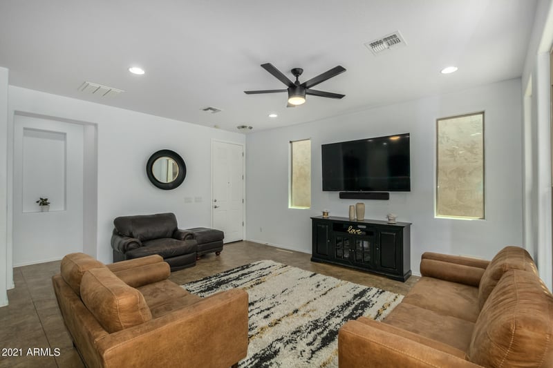 8955 W Northview Ave, Glendale, AZ 85305