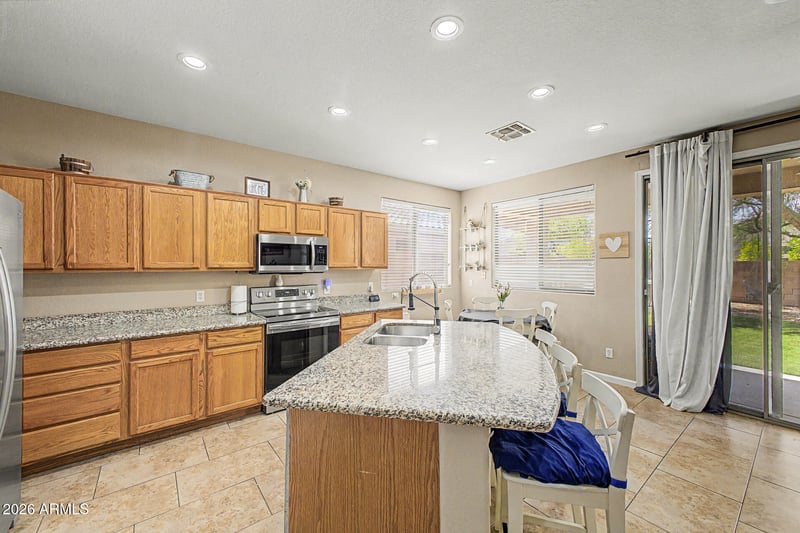 8959 E Hillview St, Mesa, AZ 85207