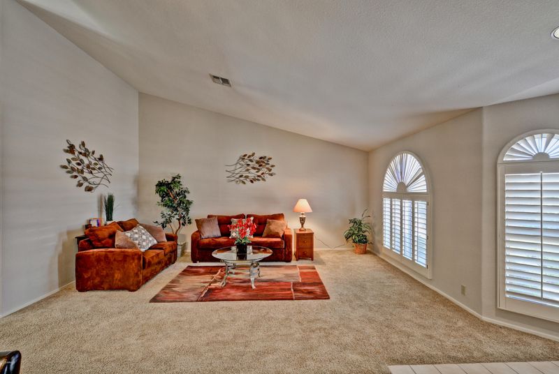 8959 W Utopia Rd, Peoria, AZ 85382