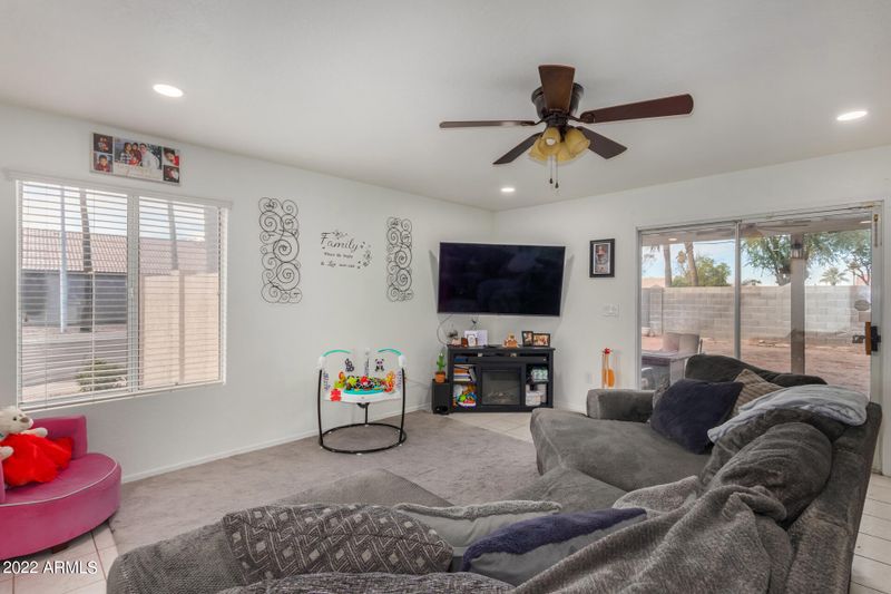 896 E Folley St, Chandler, AZ 85225
