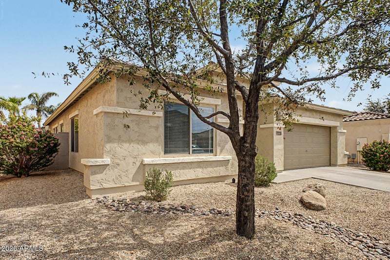 896 E La Costa Pl, Chandler, AZ 85249