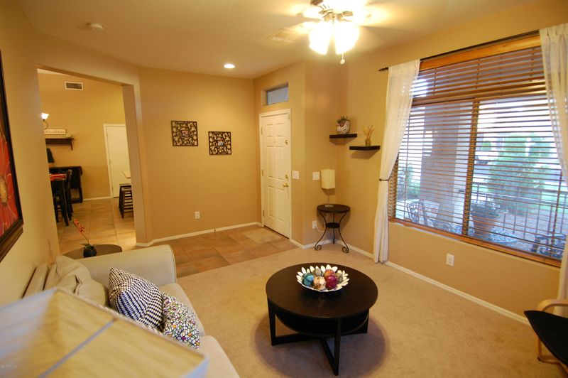 896 S Ash St, Gilbert, AZ 85233