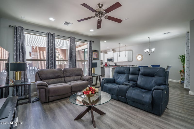 8964 Northview Ave, Glendale, AZ 85305