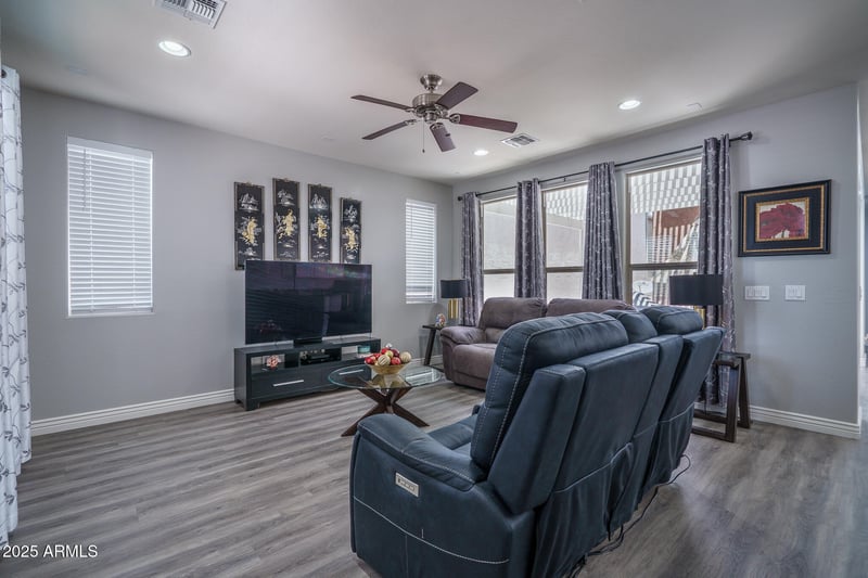 8964 Northview Ave, Glendale, AZ 85305
