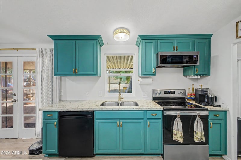 897 E Goldmine Ln, San Tan Valley, AZ 85140