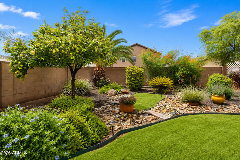 897 E Mountain View Rd, San Tan Valley, AZ 85143