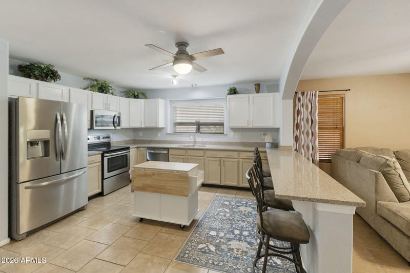 897 E Mountain View Rd, San Tan Valley, AZ 85143