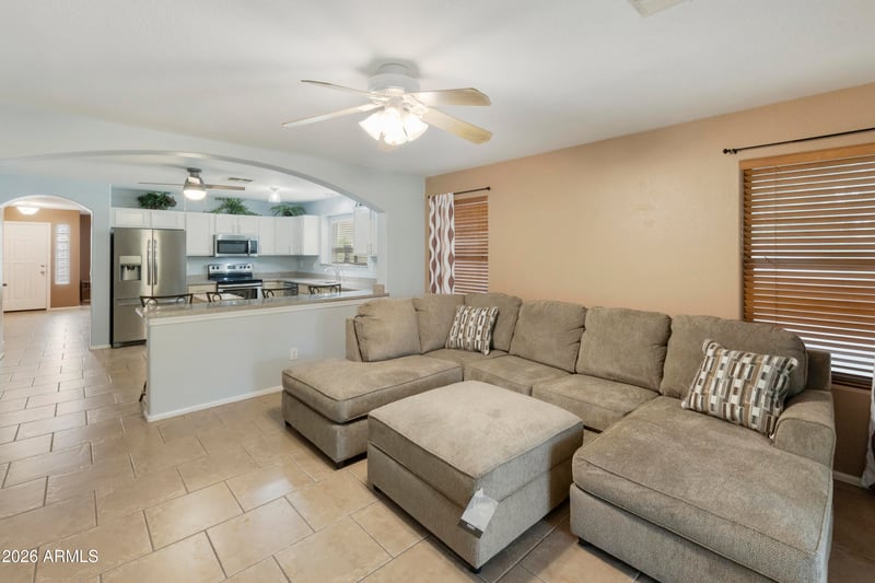 897 E Mountain View Rd, San Tan Valley, AZ 85143