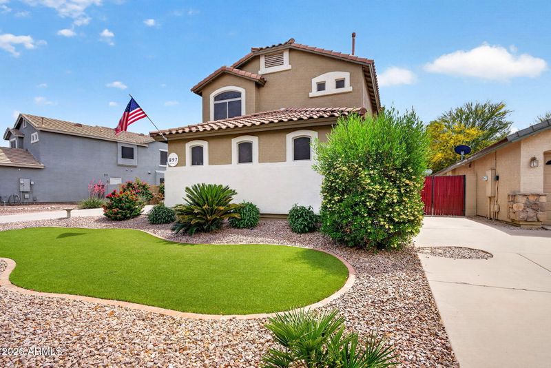 897 W Holstein Trl, San Tan Valley, AZ 85143