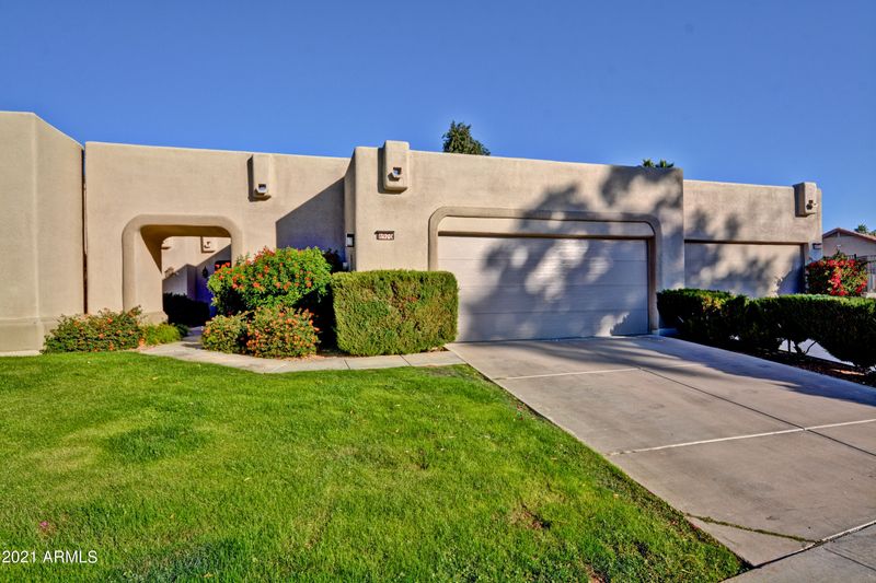 8970 E Meadow Hill Dr, Scottsdale, AZ 85260