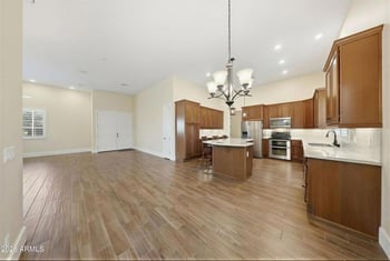 8974 8th Ln, Phoenix, AZ 85021