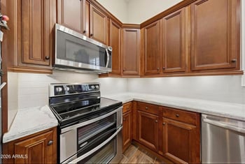 8974 8th Ln, Phoenix, AZ 85021