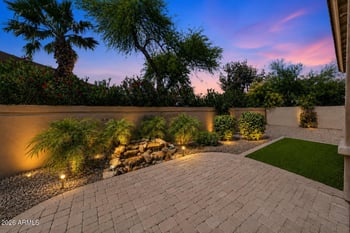 8974 8th Ln, Phoenix, AZ 85021