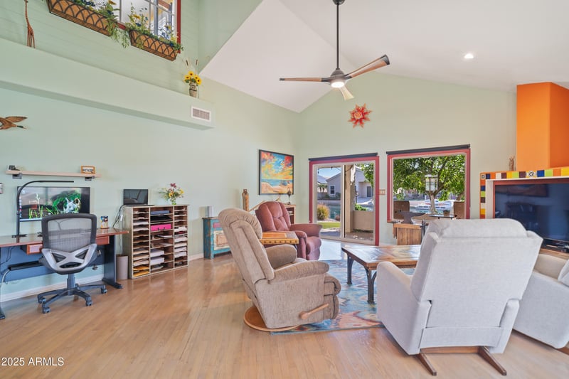 8977 Lisbon Ln, Peoria, AZ 85381