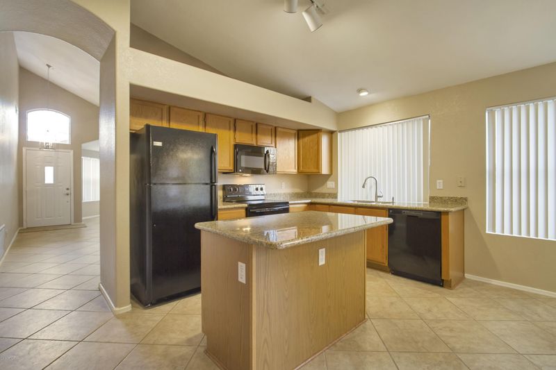 8977 W Kathleen Rd, Peoria, AZ 85382