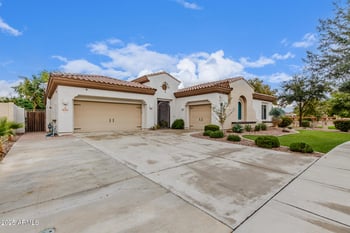 898 Grove St, Litchfield Park, AZ 85340