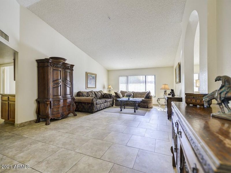 8981 E Sutton Dr, Scottsdale, AZ 85260