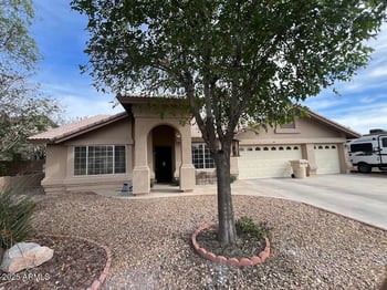 8981 Tuckey Ln, Glendale, AZ 85305
