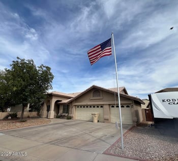 8981 Tuckey Ln, Glendale, AZ 85305