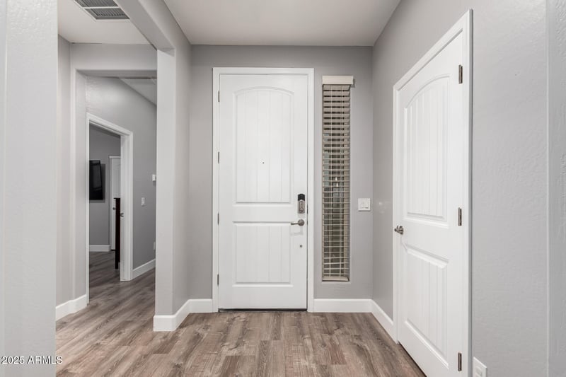 8987 Seldon Ln, Peoria, AZ 85345