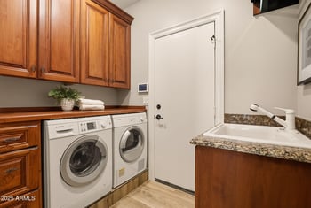 8989 Gainey Center Dr #114, Scottsdale, AZ 85258