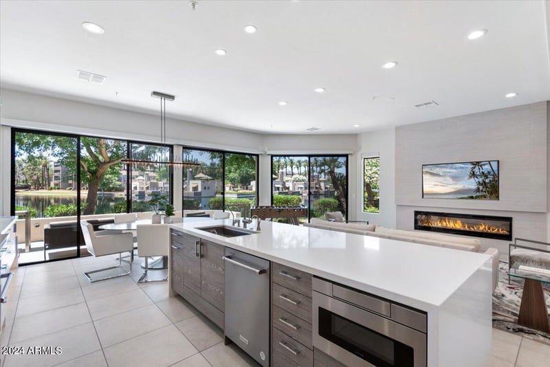 8989 Gainey Center Dr #129, Scottsdale, AZ 85258