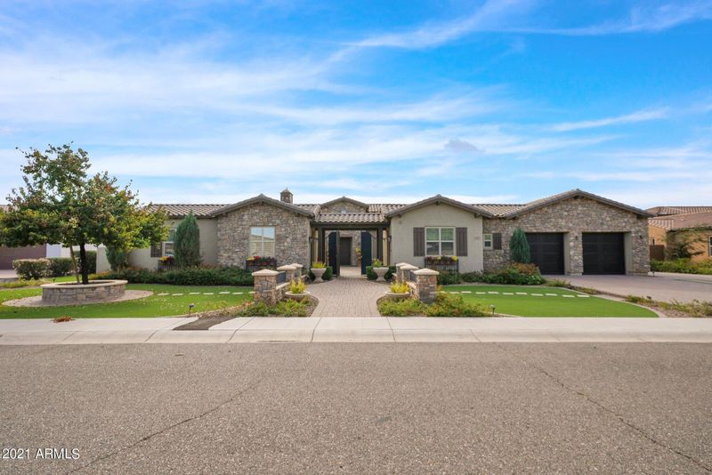 899 E Clifton Ave, Gilbert, AZ 85295