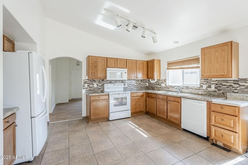 899 Mayfield Cir, San Tan Valley, AZ 85143