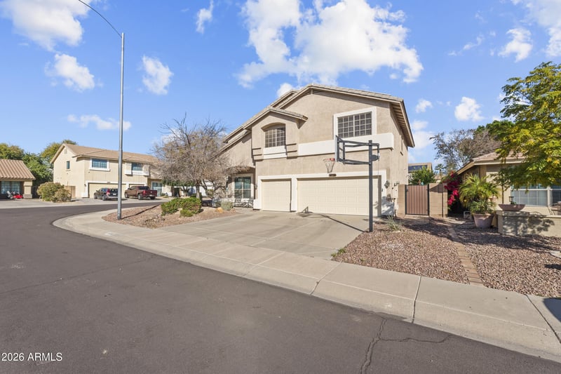 8996 W Potter Dr, Peoria, AZ 85382