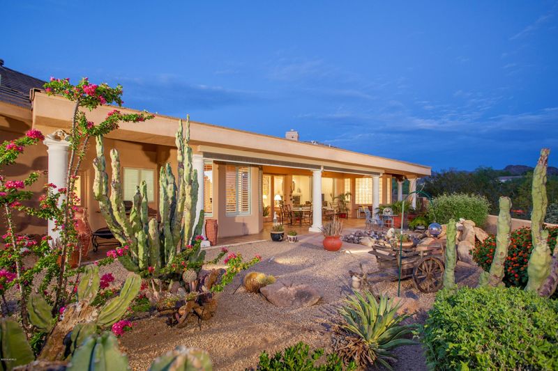 8999 E Paraiso Dr, Scottsdale, AZ 85255