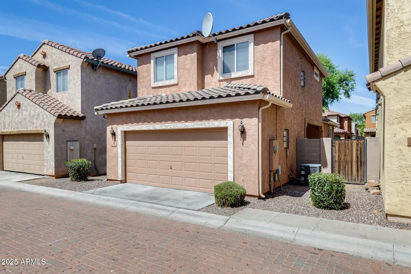 9 87th Ln, Tolleson, AZ 85353