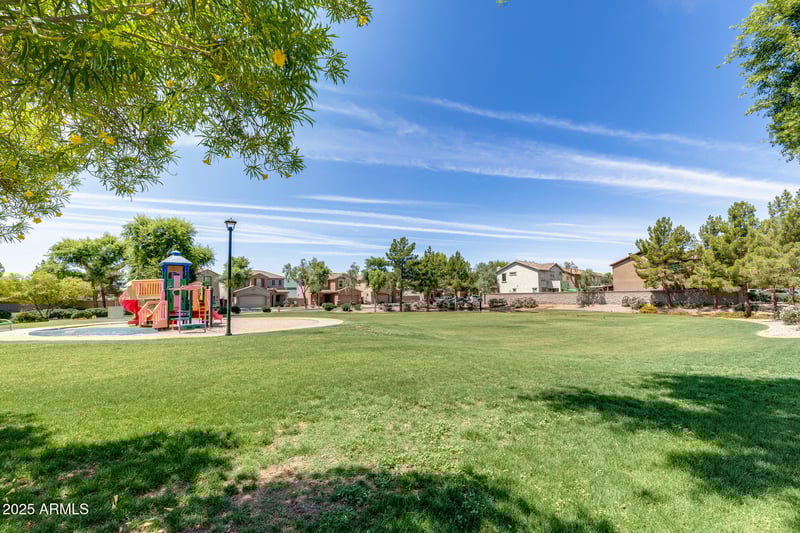 9 87th Ln, Tolleson, AZ 85353