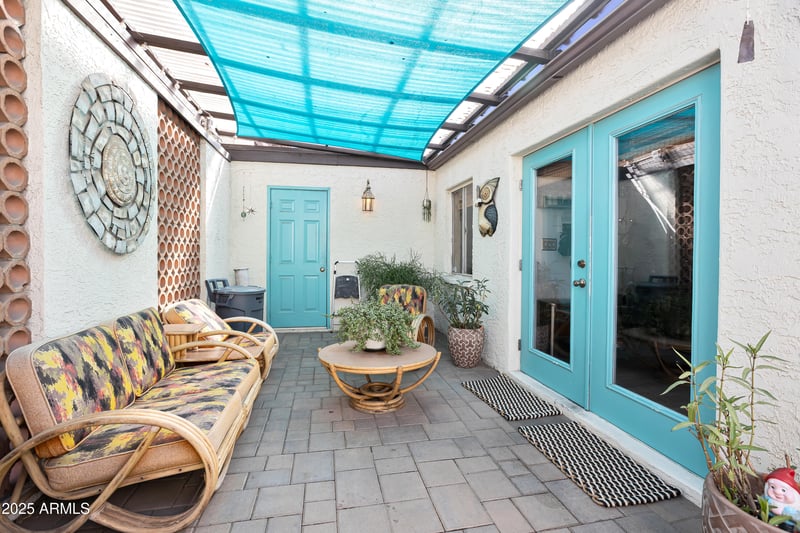 9 Manzanita Dr, Phoenix, AZ 85020