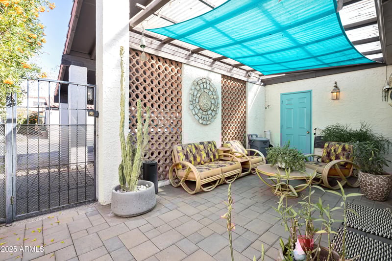 9 Manzanita Dr, Phoenix, AZ 85020