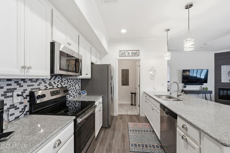 900 Canal Dr #211, Chandler, AZ 85225