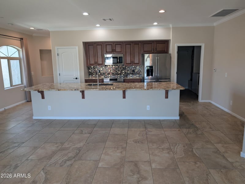 900 S Canal Dr #206, Chandler, AZ 85225