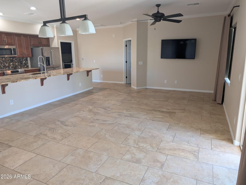 900 S Canal Dr #206, Chandler, AZ 85225