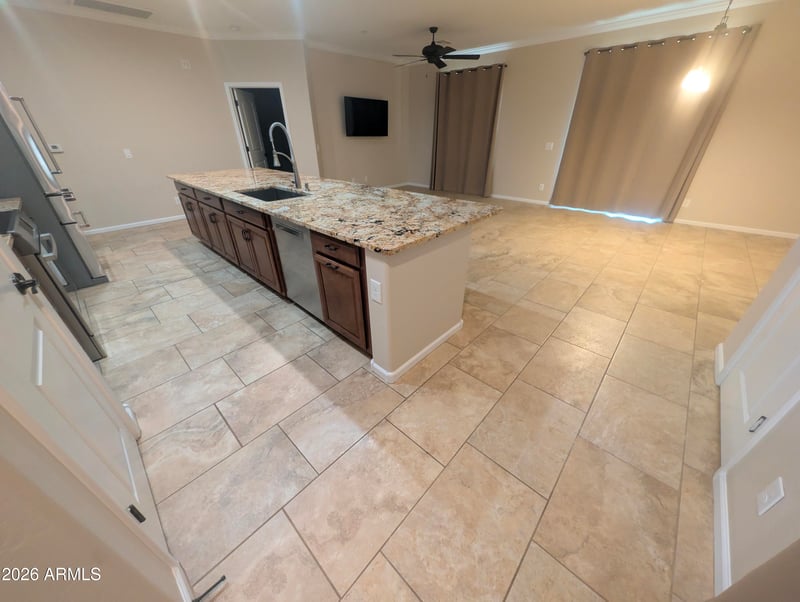 900 S Canal Dr #206, Chandler, AZ 85225