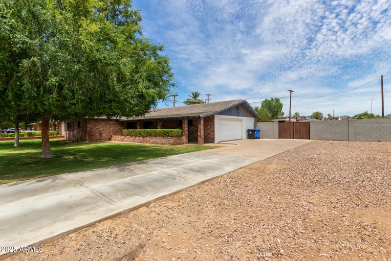 9001 13th Ave, Phoenix, AZ 85021