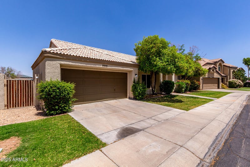 9002 Caribbean Ln, Peoria, AZ 85381