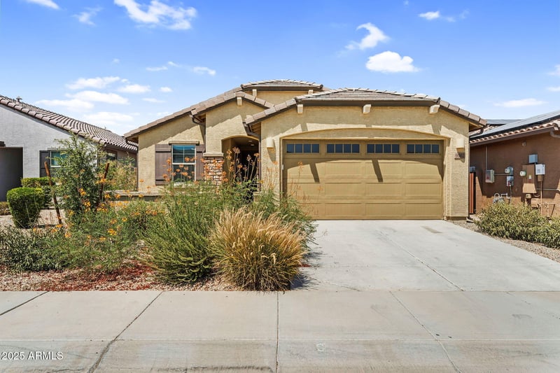 9002 Rancho Dr, Glendale, AZ 85305